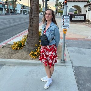 Meet your Posher, Caitlin